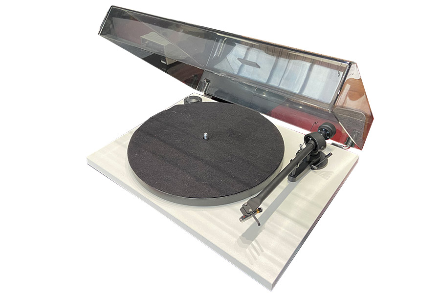 Pro Ject Deck turntable